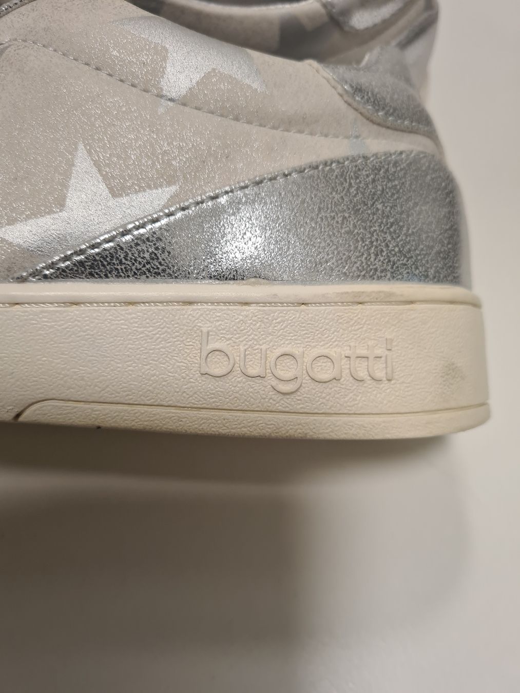 Bugatti Scarpe da donna: Bugatti Sneaker, Silber mit Sternen, Grösse 40 – Usato da Winterthur venduto da Jana1701 4