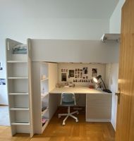 Smastad Hochbett mit Schreibtisch und Regal weiss Holzoptik
