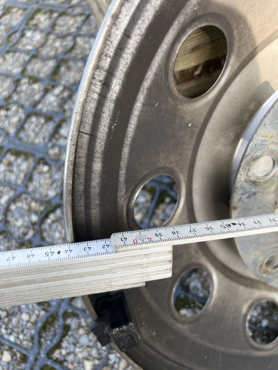 Ford Tutti i ricambio: Radabdeckung Ford Transit 16“ – Usato da Hundwil venduto da panzermech 1