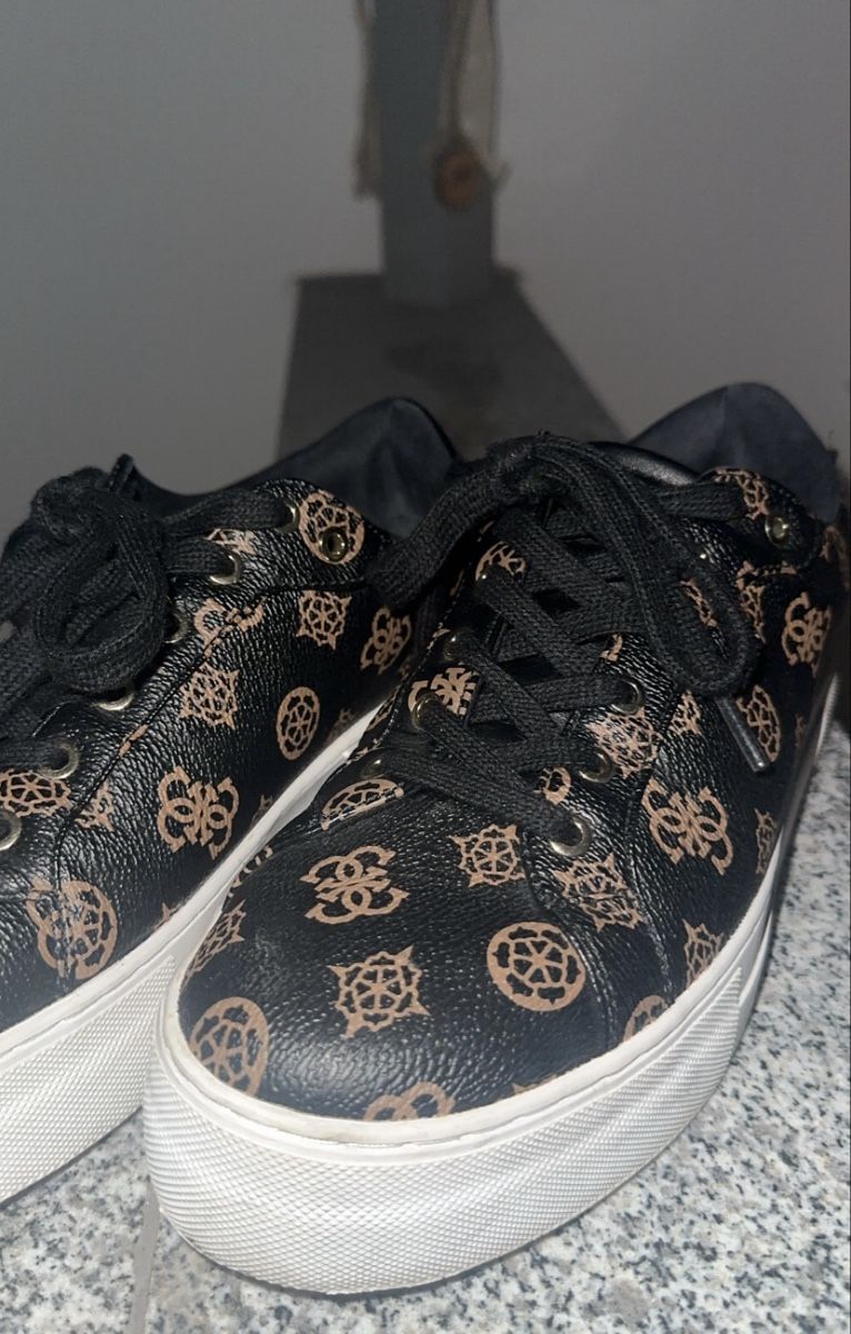 Guess Scarpe da uomo: Guess Sneaker Grösse 40 – Usato da Oftringen venduto da tola19 1