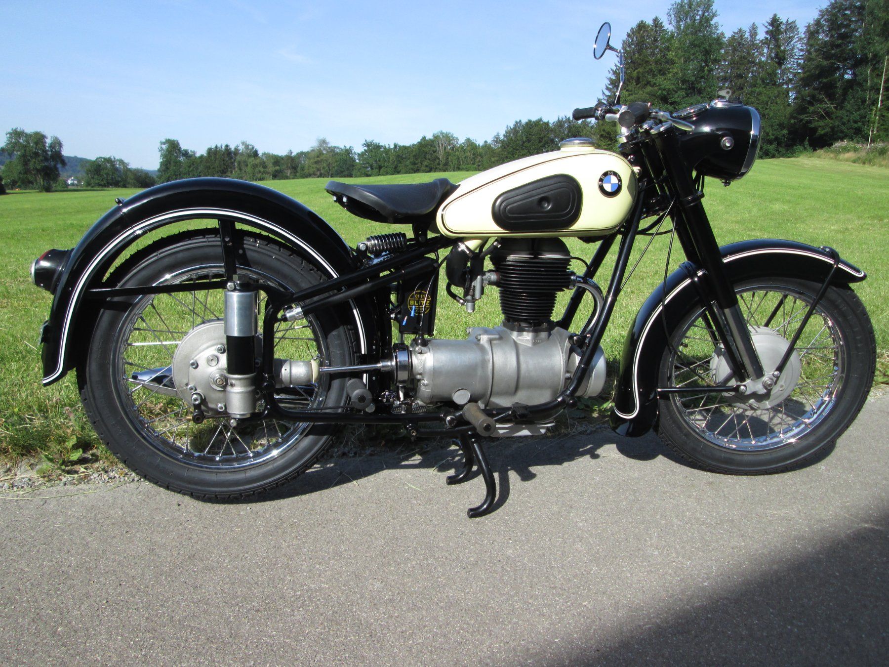 BMW Route: Professionell restaurierte BMW R25/3 – D'occasion à Oberuzwil par veloschmid 1