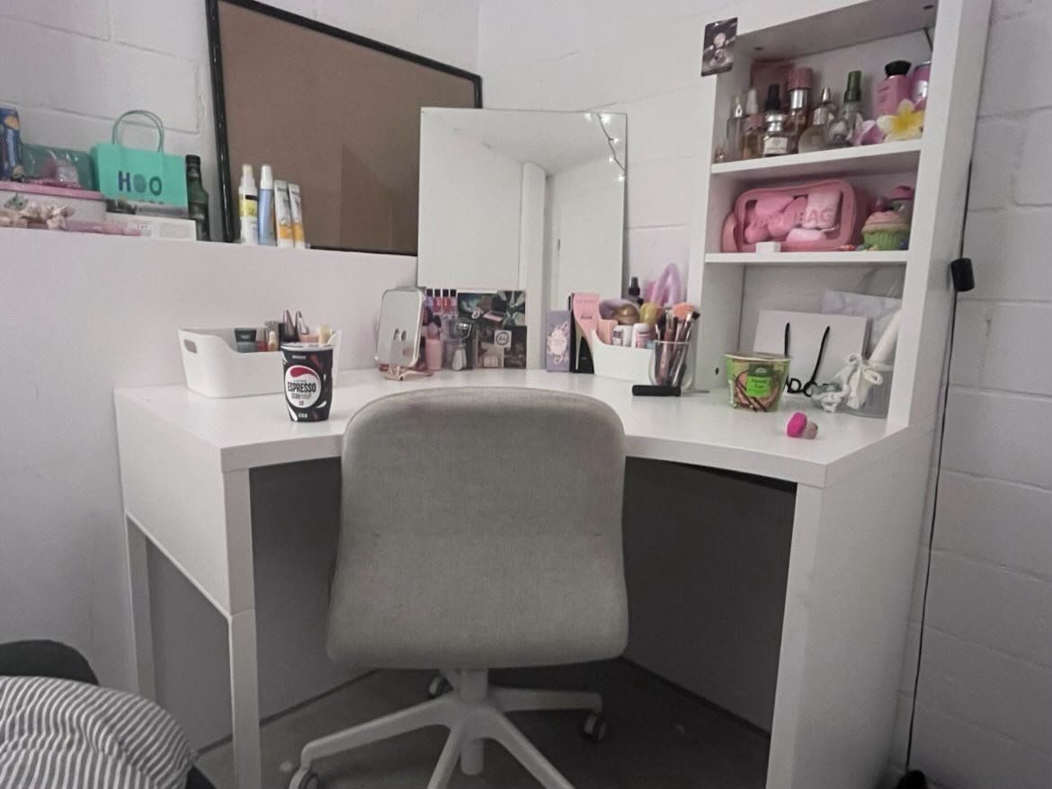 Ikea Tavoli da trucco: Schreib&Schminktisch – Usato da Biel/Bienne venduto da kubrak 1