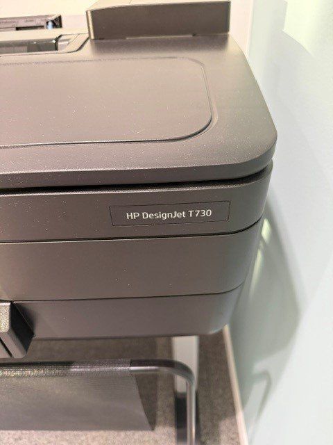 Hewlett Packard Stampanti: Plotter HP DesignJet T730 + Olympia TR1307 – Usato da Kriens venduto da stselektro 1