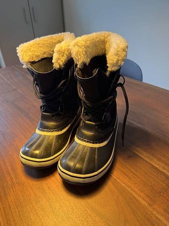 UNGETRAGEN! Sorel Winterstiefel: Damen Caribou Schuhe