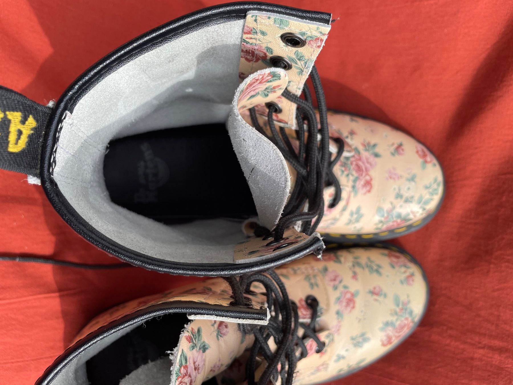 Dr. Martens Scarpe da donna: Doc Martens Stiefel mit Blumenmuster, Grösse 39, Top! – Usato da Luzern venduto da nilabintang 4