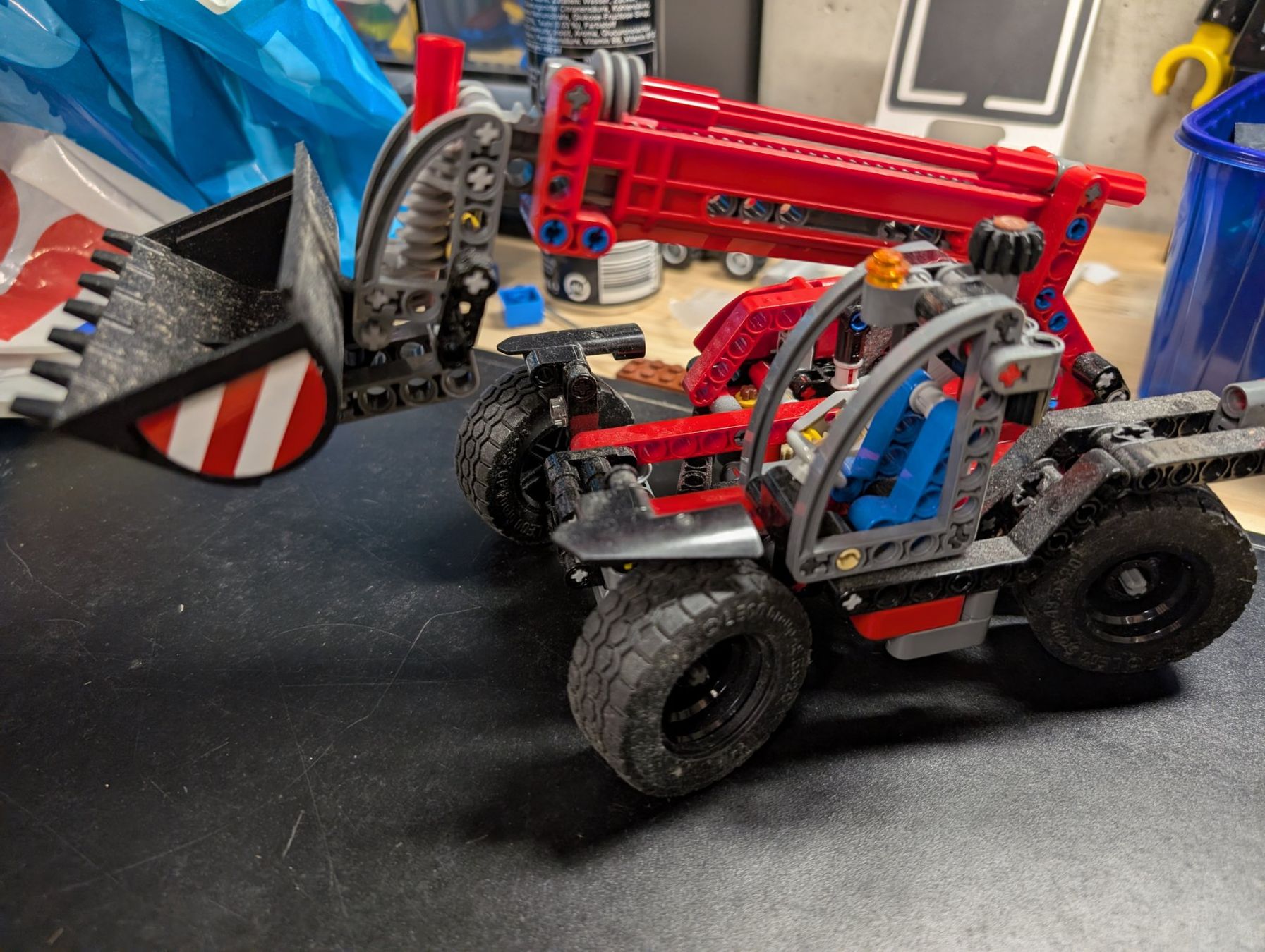 Lego Jeux de construction: Lego Technic 42061 Telehandler – D'occasion à Oppligen par Pin-Fall-Shop 2