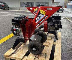 Holzhäcksler mit Benzinmotor
