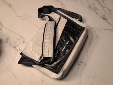Freitag Umhängetasche F14 DEXTER