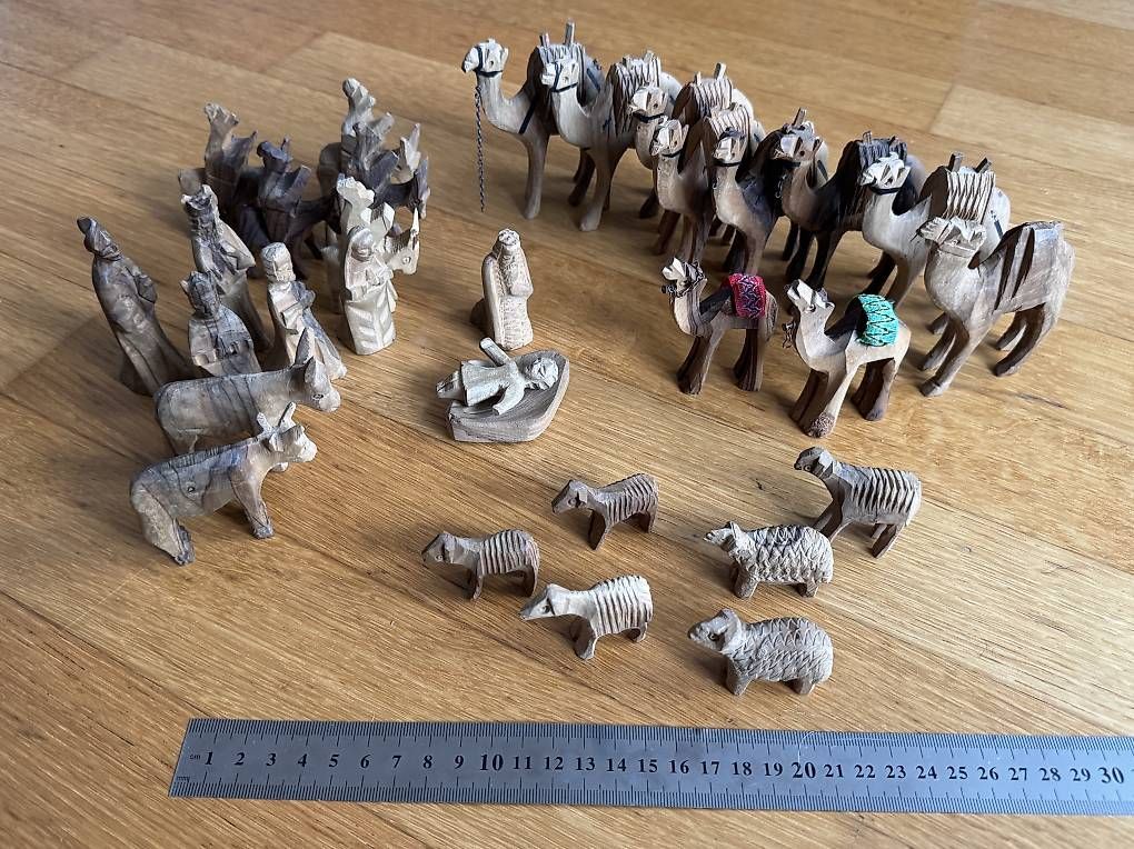 Sculture & Statue: Weihnachtskrippe, geschnitzt aus Holz – Usato da Allschwil venduto da HP-Collection