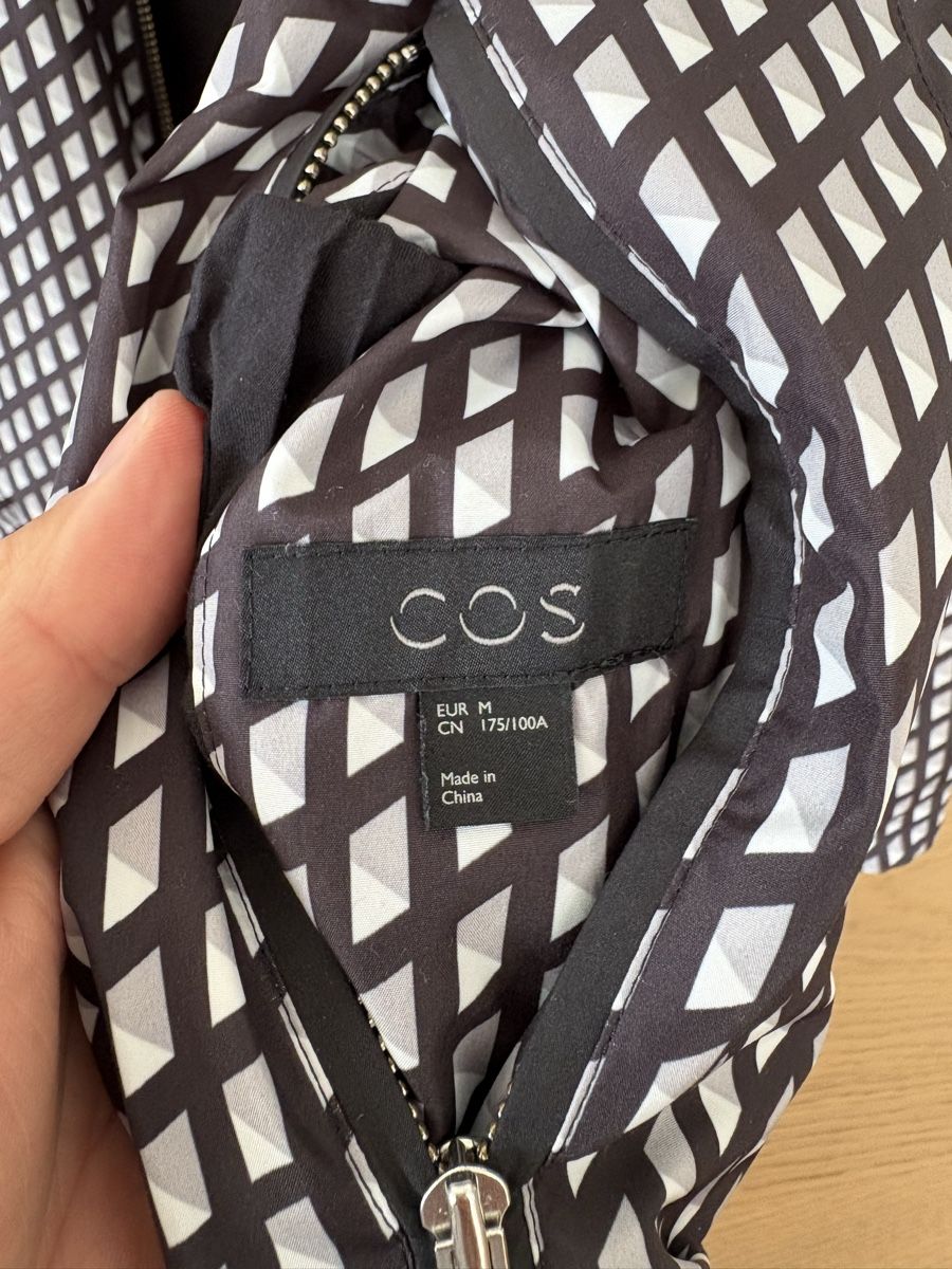 Cos Giacche: COS Reversible Bomber Jacket Size M Black/White Geometric – Usato da Obbürgen venduto da cla_x9h6 4