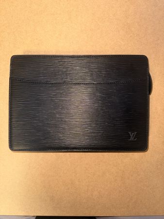 Pochette Louis Vuitton Cuir épi noir