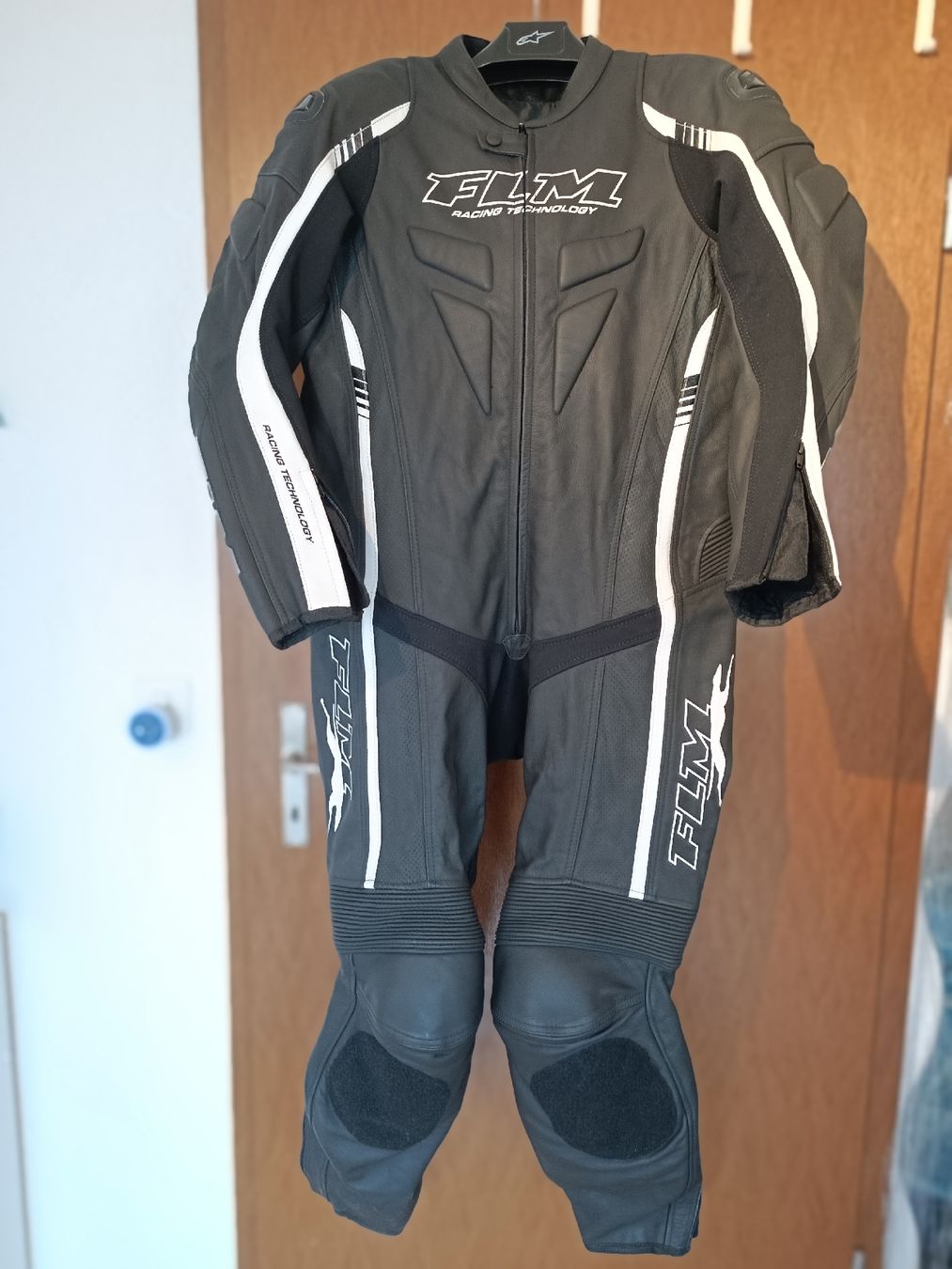 FLM Costumes: FLM Lederkombi – Neuf avec emballage d'origine à Busswil BE par B_sZ 1