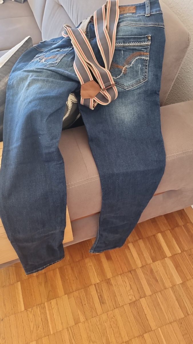 Pantaloni: Oktoberfest Hose Größe 40 – Usato da Adliswil venduto da rossoelmare 1