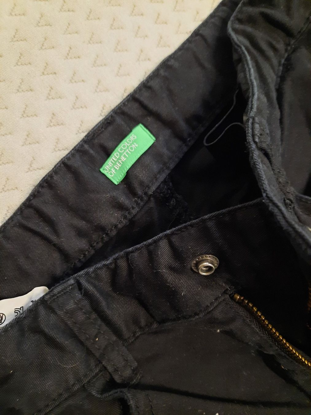 Benetton Pantaloni: 2 x Jeans Gr. 146 von Bennetton – Usato da Rothrist venduto da Ellie 2