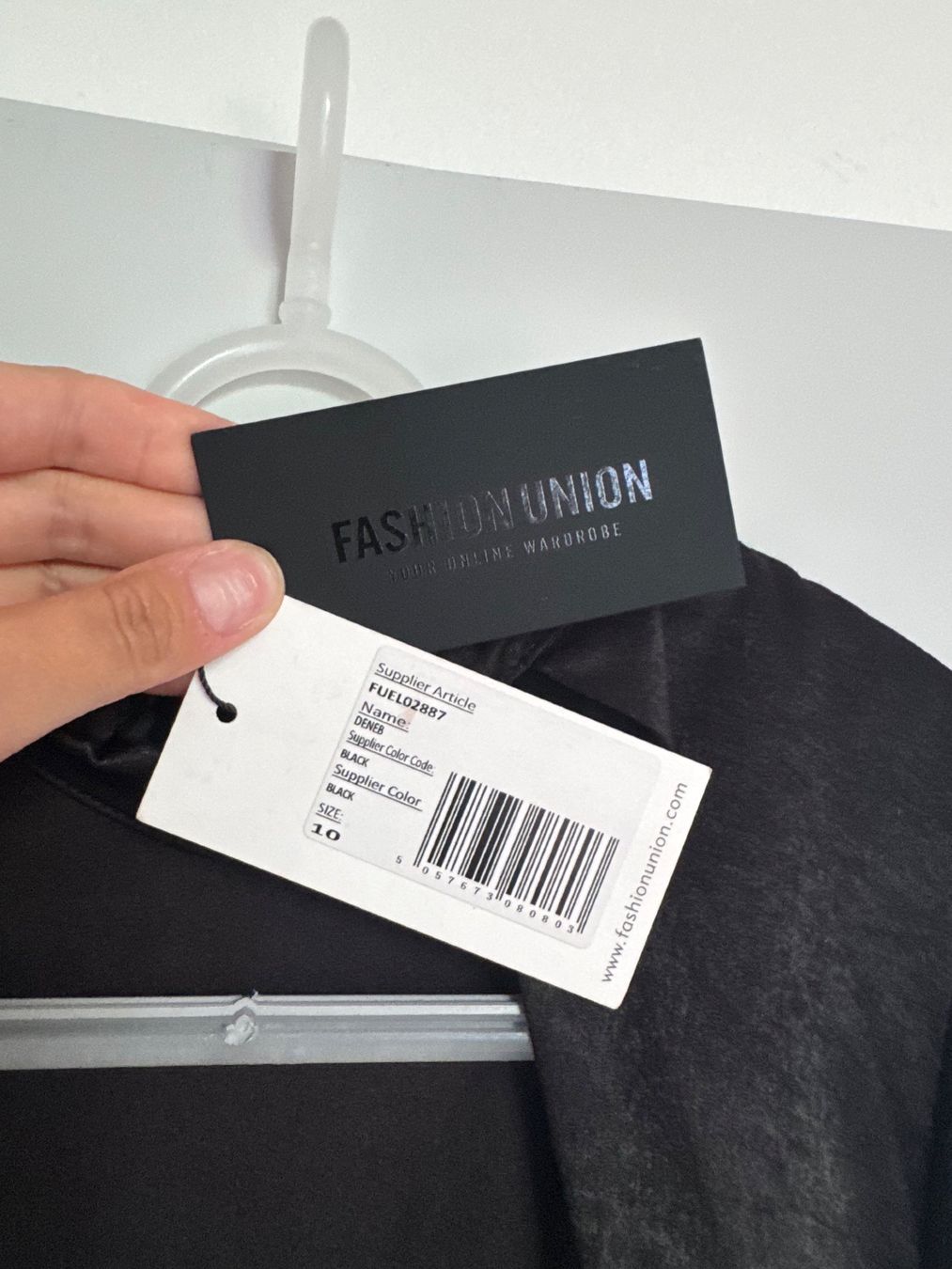 Jumpsuits: Ungetragener Jumpsuit schwarz mit Samtoptik, Grösse M – Neu und originalverpackt aus Aarau von Gulianora 2