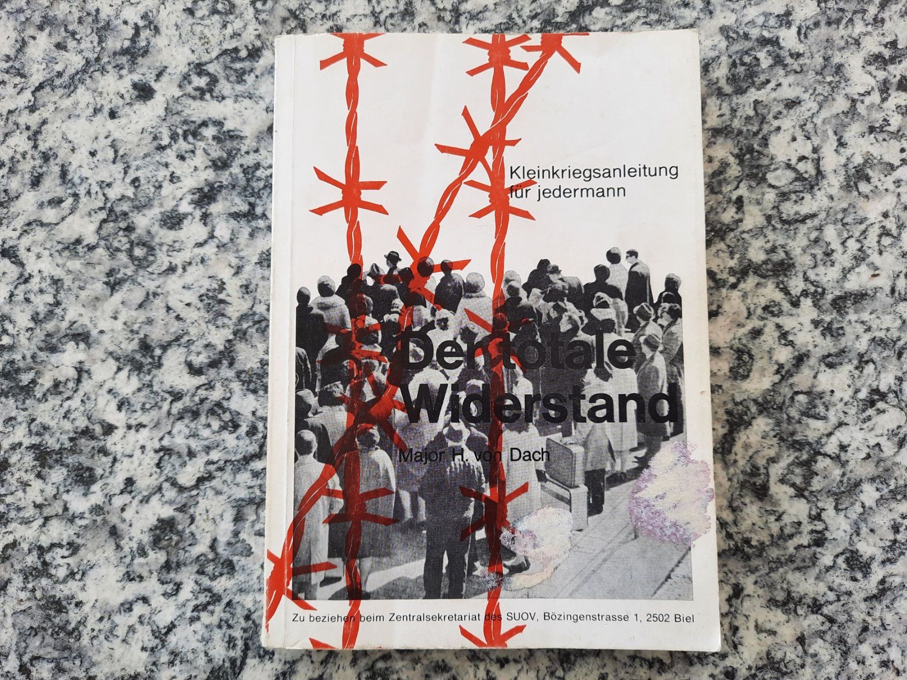 Bücher: Der totale Wiederstand – Gebraucht aus Ruswil von Sammlergeist