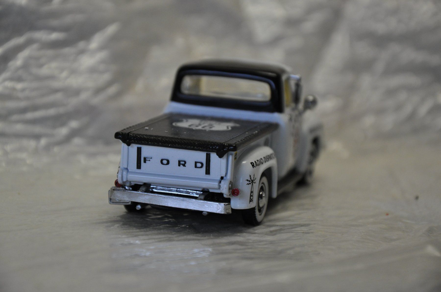 Matchbox Modellini d'auto: Ford F100 Pickup – Nuovo e nell'imballaggio originale da Ebnat-Kappel venduto da Aallerlei 3