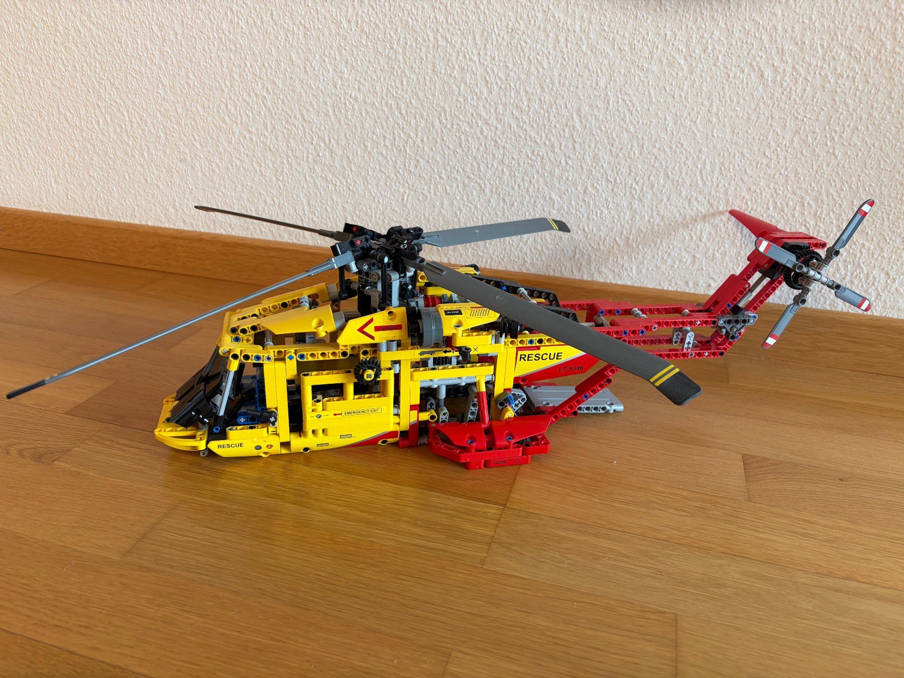 Lego Kit di costruzioni: Lego Technic Hubschrauber (9396) – Usato da Zürich venduto da trma07