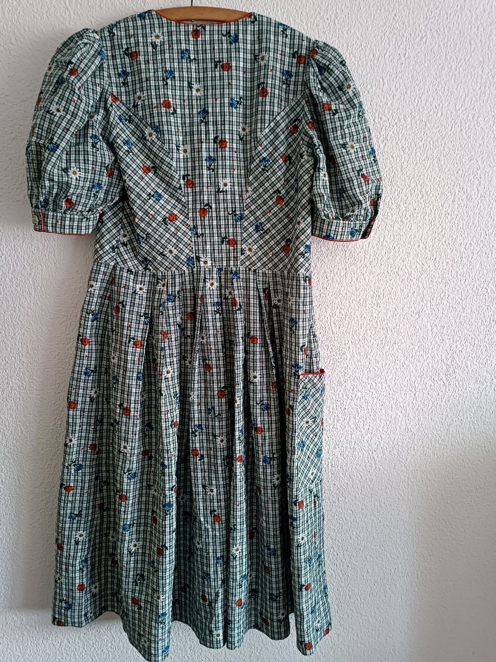 Costumi: Tracht / Dirndl Gr 44 – Usato da Binz venduto da julijuli 5