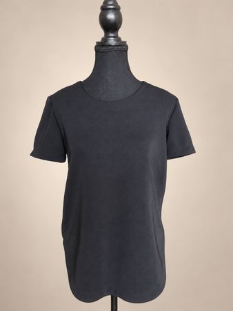 & OTHER STORIES – Blouse noir intense, coupe asymétrique