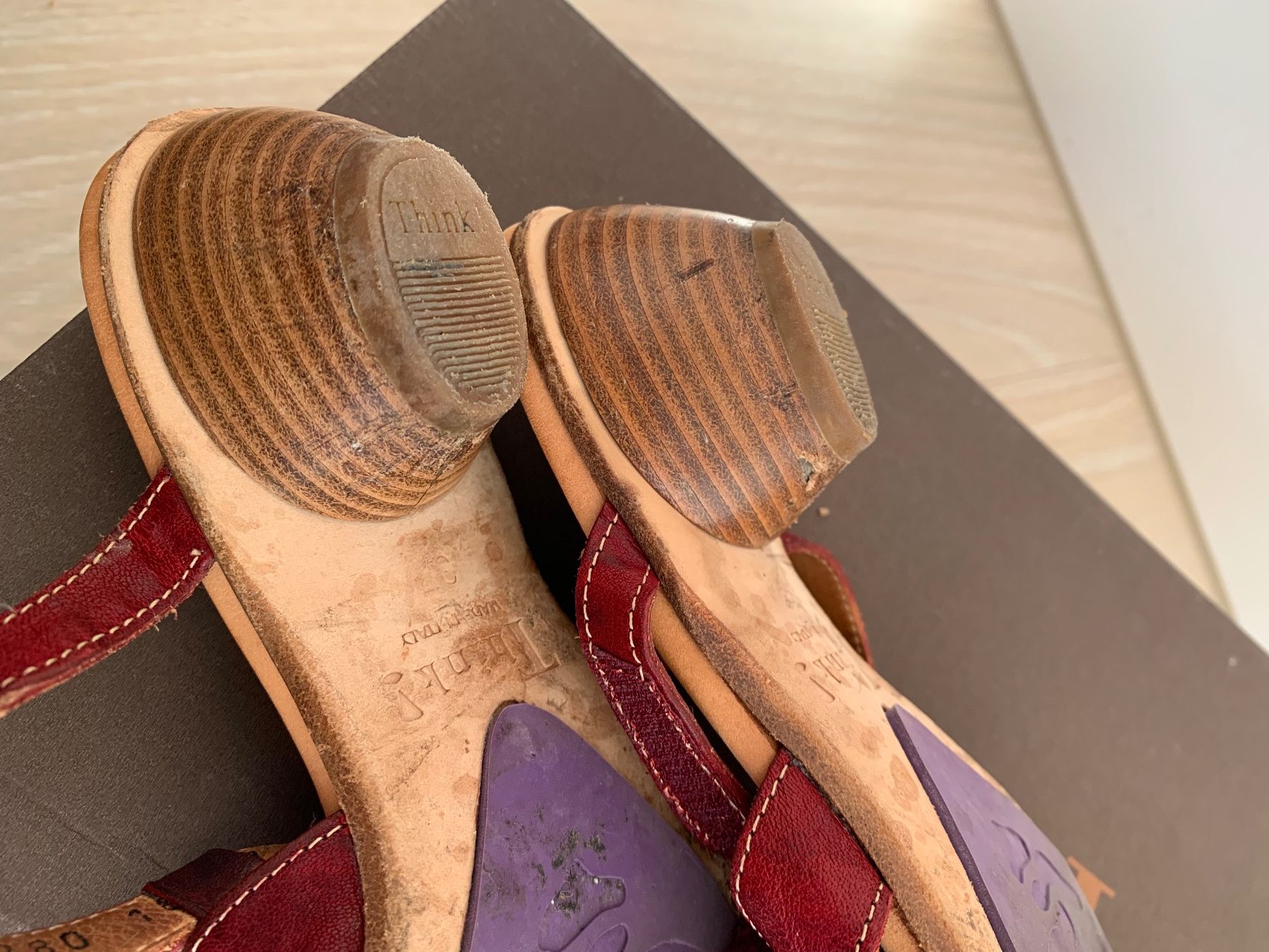 Think Scarpe da donna: Think! Echtleder-Sandalen, Rot, Gr. 37 mit Riemchen – Usato da Schwanden GL venduto da Cicala 6