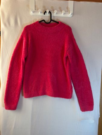 Pinker kuschliger Pullover von H&M, fällt wie eine S aus