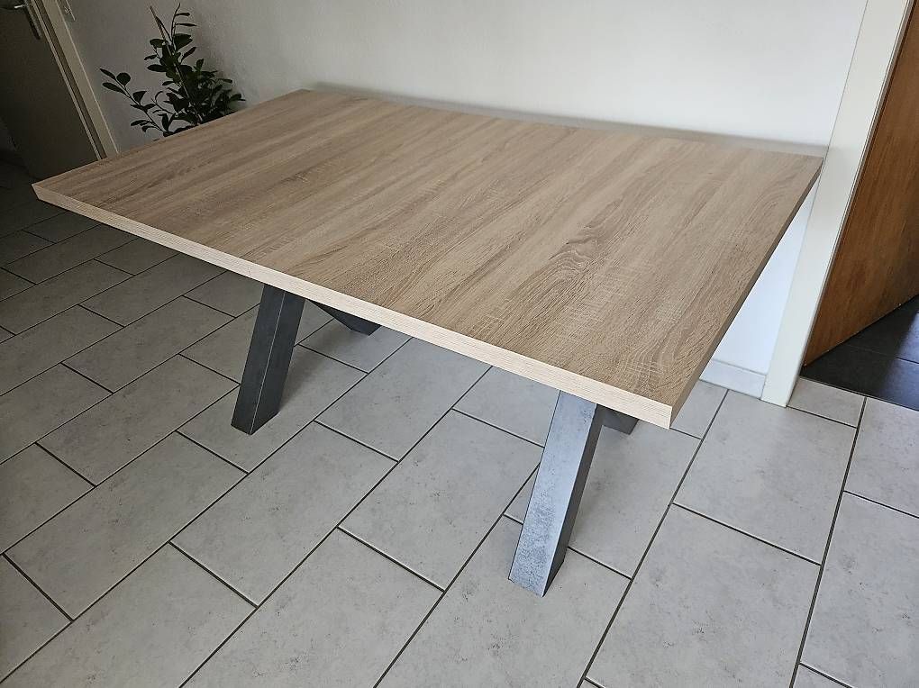 Tische: Esstisch ausziehbar – Gebraucht aus Melchnau von 12z_pjk8