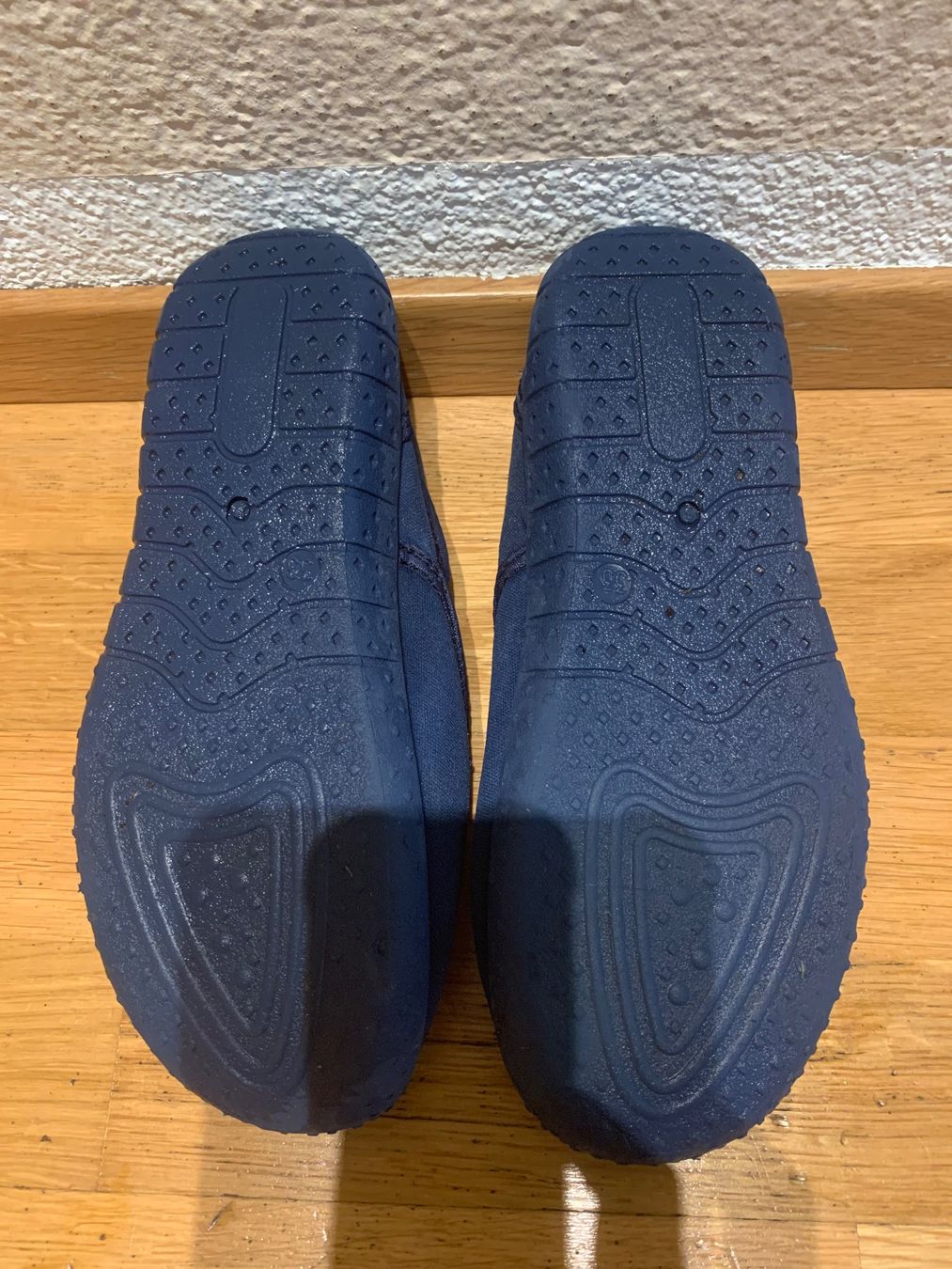 Scarpe per ragazzi: Badeschuhe Kinder Gr. 33 – Usato da Bülach venduto da engeli92 1
