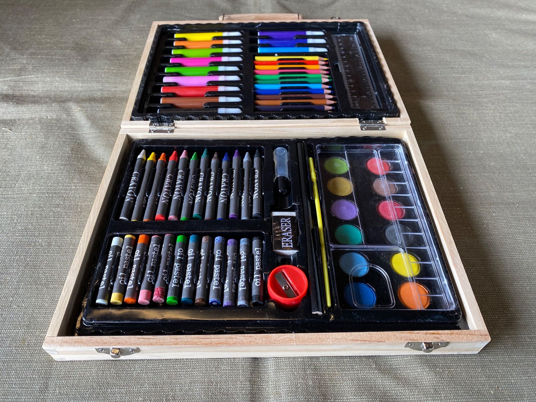 Colori: schönes Malkasten Set mit Holzkoffer – Usato da Feldbach venduto da Olive1 1