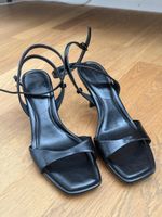 Sandaletten Stradivarius schwarz Grösse 38 neuwertig