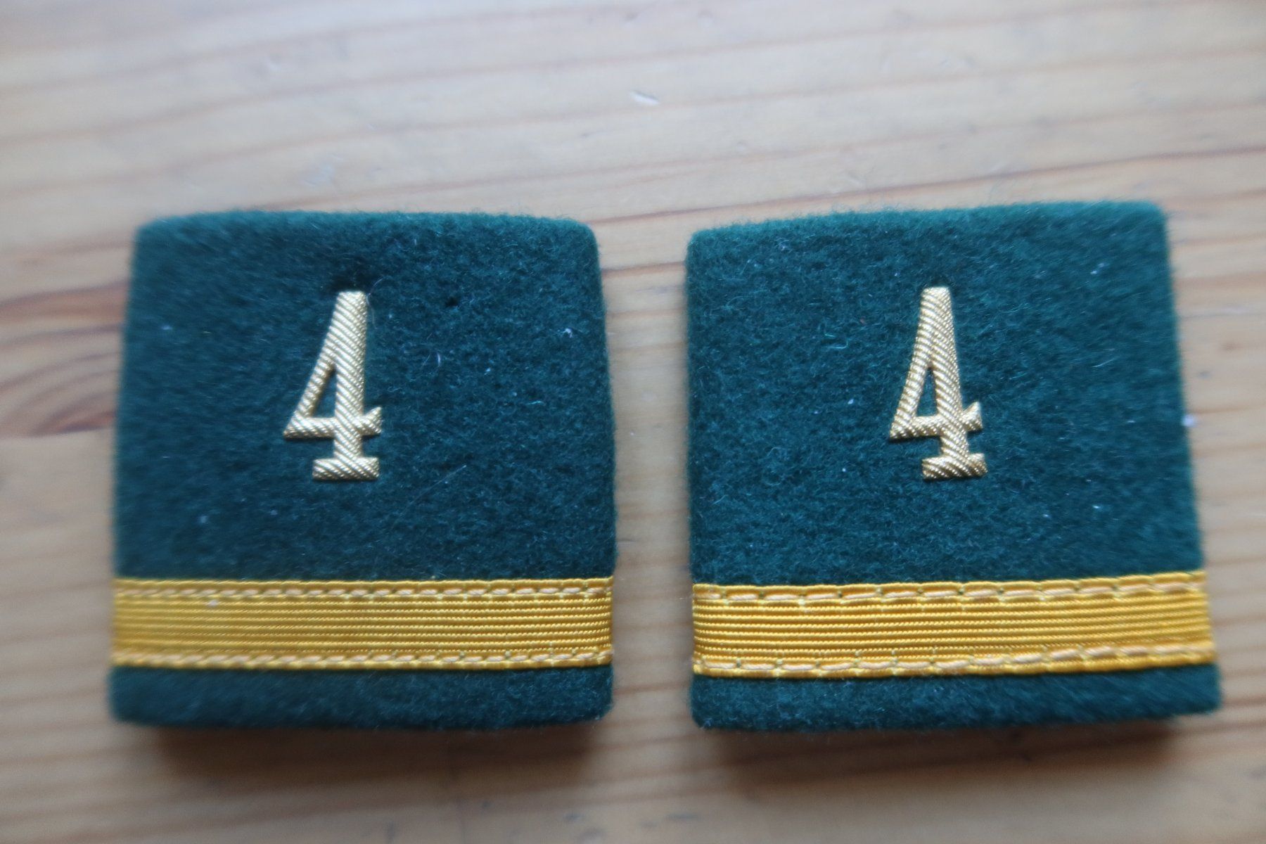 Schweizer Armee Uniformen: Schulterschlaufen Inf Major – Neu (gemäss Beschreibung) aus Chur von zowie72