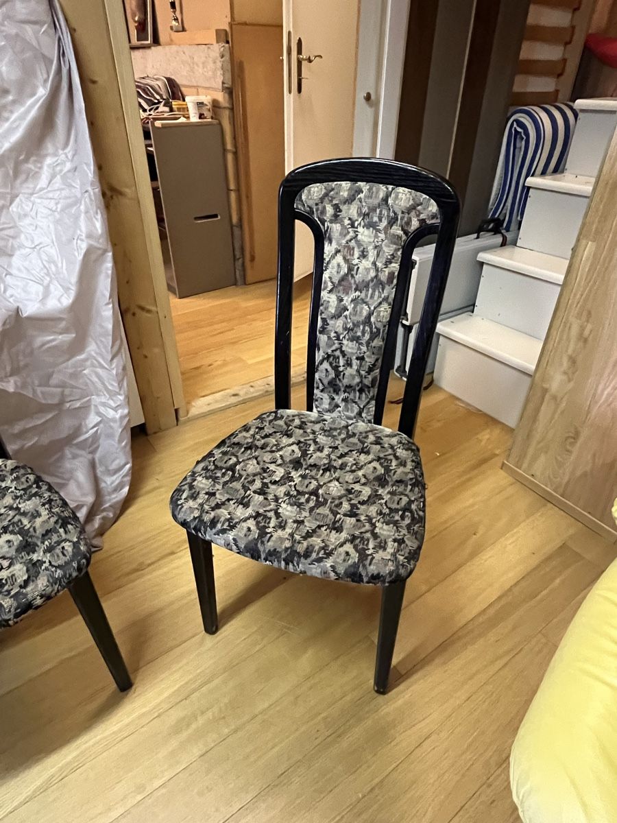 Chaises: 6 Stühle mit gemusterten Stoff – D'occasion à Wängi par Maggj 1
