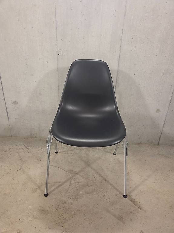 Vitra Chaises: Eames / Vitra / herman miller – D'occasion à Zürich par Lukasz