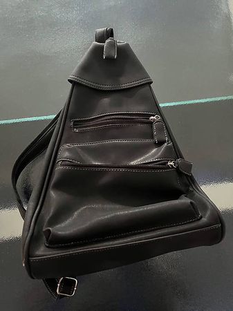 Eleganter Kunstleder Rucksack in Anthrazit