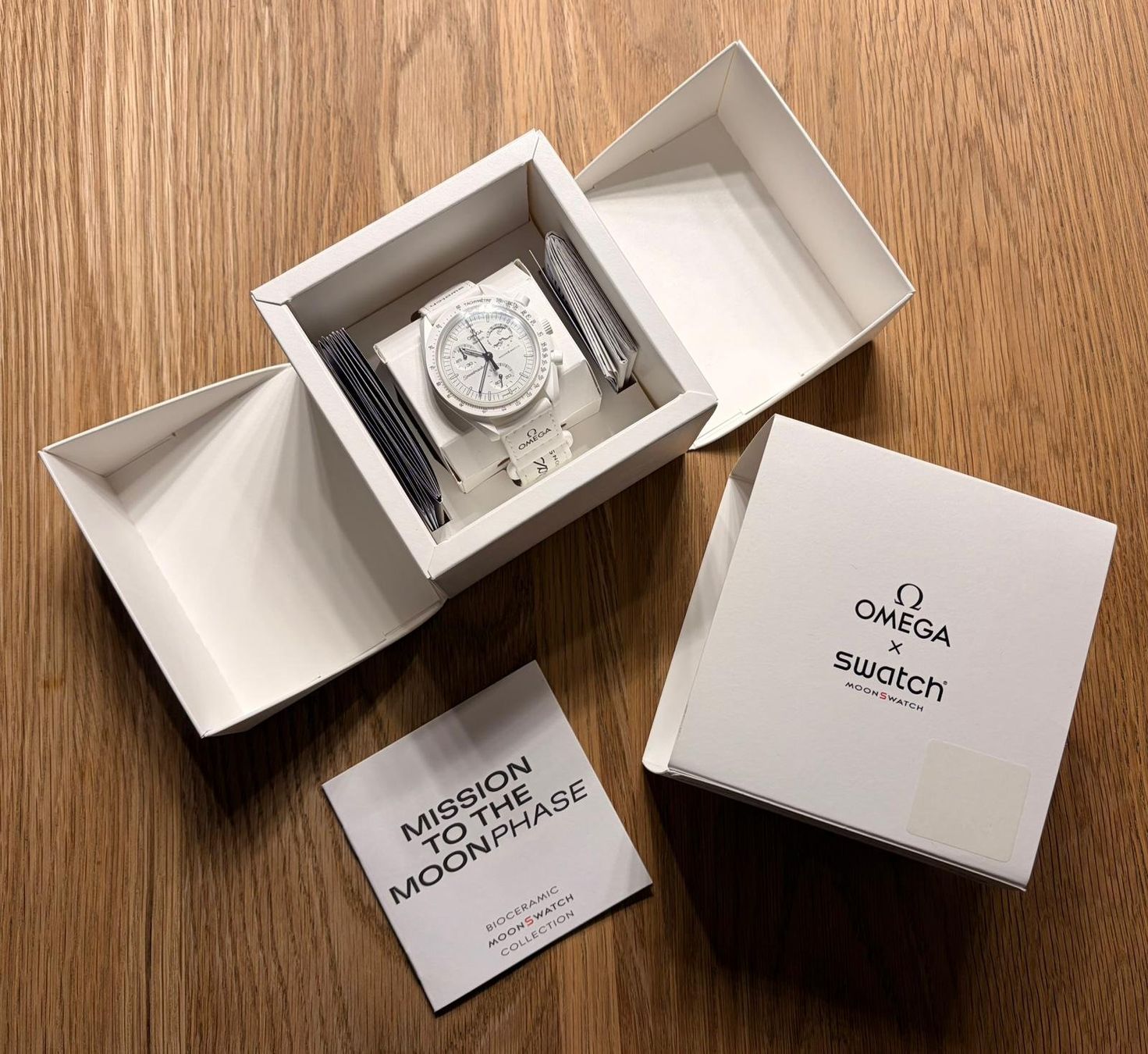 Swatch Orologi: Omega & Swatch - Moonswatch - Snoopy Edition – Nuovo e nell'imballaggio originale da Koppigen venduto da troncino-13 1
