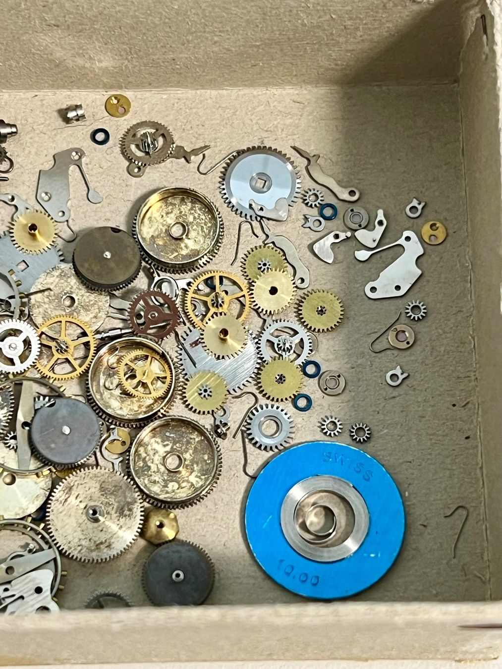 Orologi: Lot de pièces horlogères diverses – Usato da Sion venduto da ROBY_ROBY_ROBY 3