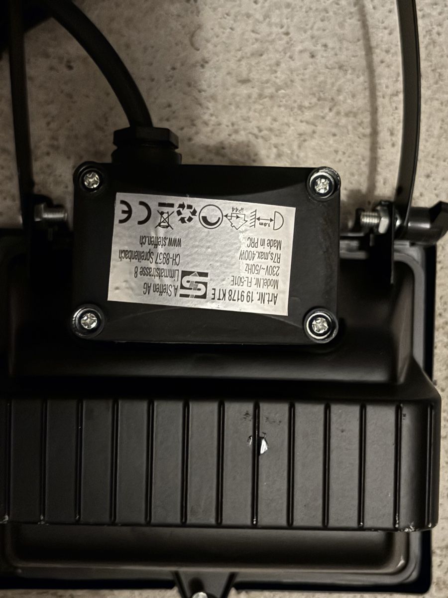 Lampade: Powerful Halogen Floodlight for Outdoor Use – Difettoso da Luzern venduto da mon_6rzf 1