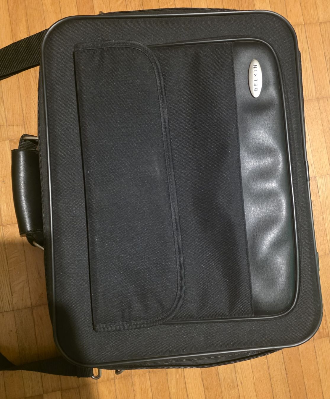 Belkin Sacs: Belkin Laptoptasche Schwarz  – D'occasion à Riniken par Strikeone 3