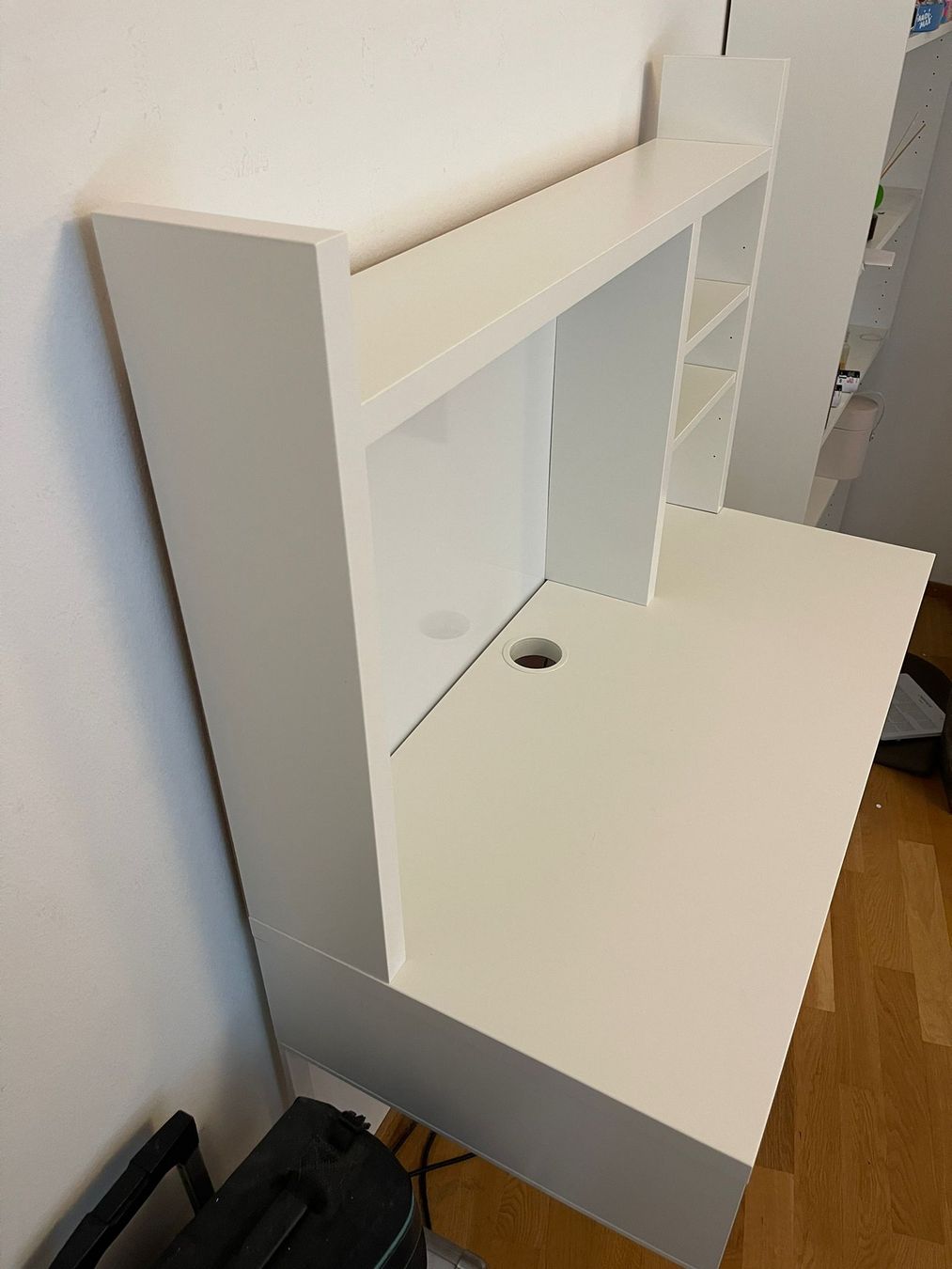 Ikea Schreibtische: Schreibtisch von der Ikea – Gebraucht aus Zürich von  4