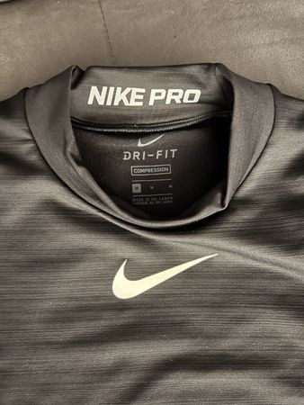 Nike Pro Warm Shirt Grösse M Compression DRI-FIT