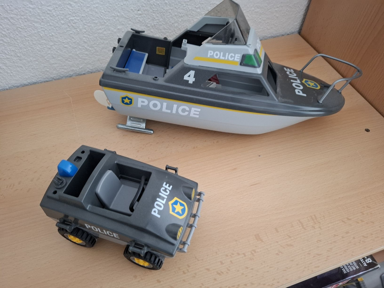 Playmobil Spielzeuge: Playmobil Polizei Boot mit Antrieb und Polizei Auto – Gebraucht aus Luzern von wvg_lt6m 1