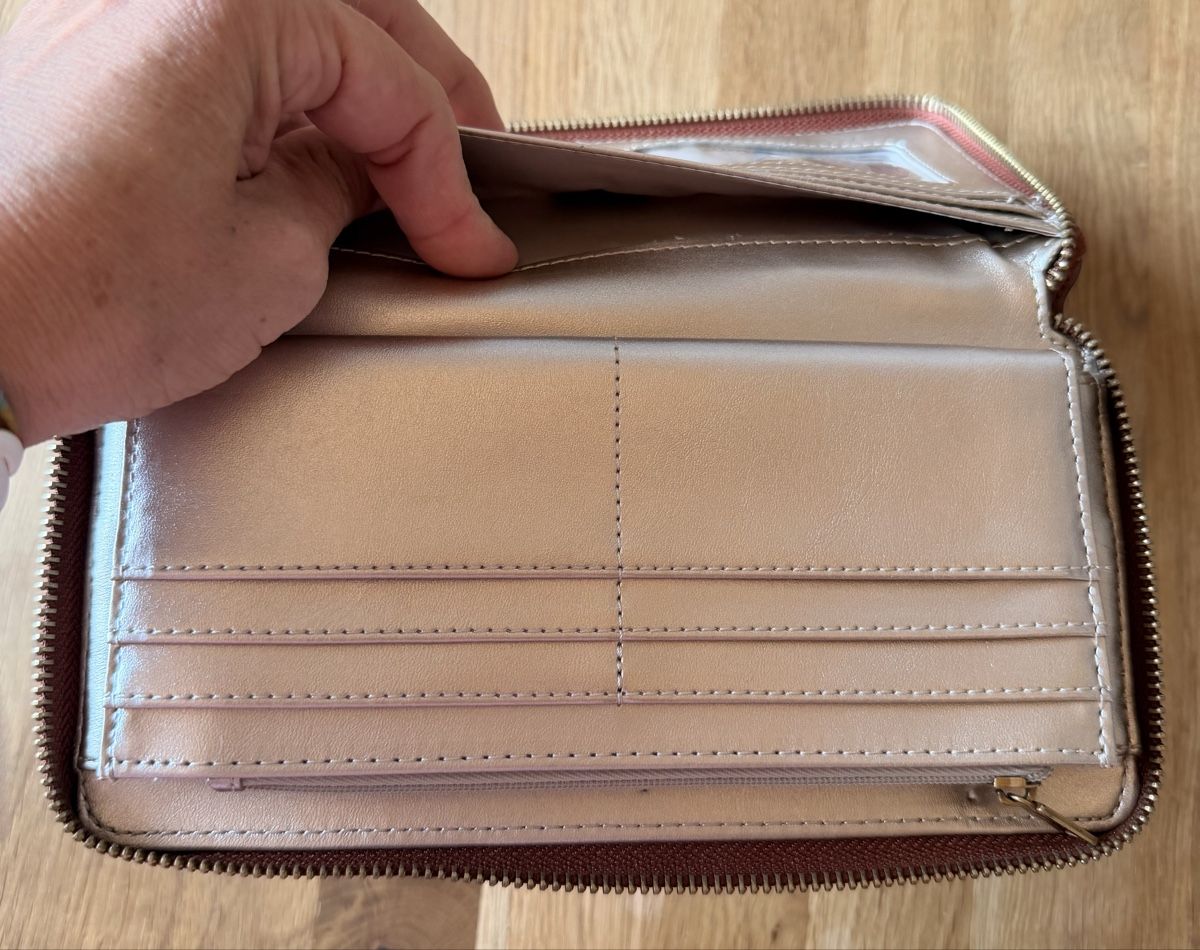Guess Portemonnaies: Portemonnaie GUESS – D'occasion à Vorderthal par Naja710 4