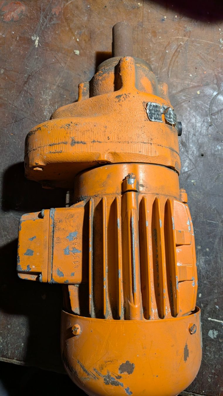 Motoren: Elektromotor mit Getriebe orange – Gebraucht aus Thun von Mirweb 2
