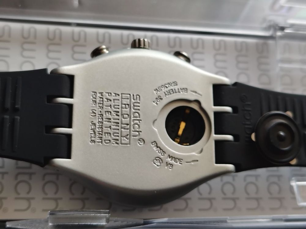 Swatch Montres: UBS Swatch Irony  150 Years Jubiläumsuhr Neu + UBS Kopfhörer – Neuf avec emballage d'origine à Dietikon par Shotokan2020 4