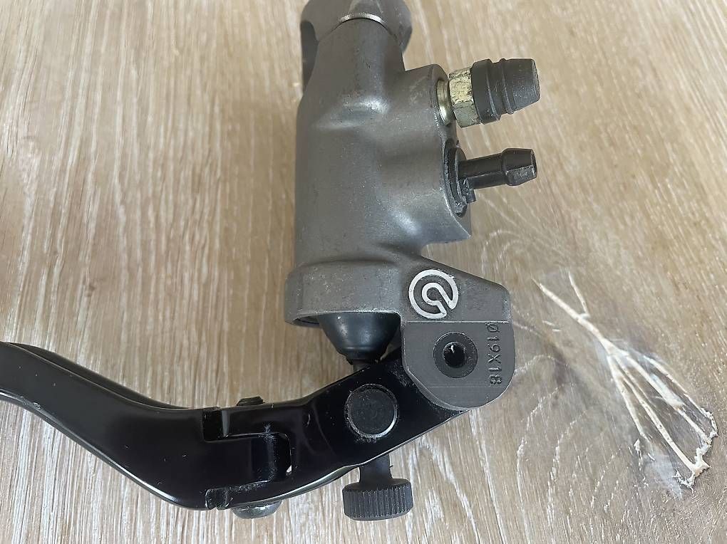 Tutti pezzi di ricambio auto: Brembo UPGRADE Hauptbremszylinder – Usato da Wolfhalden venduto da NeNi_79 3