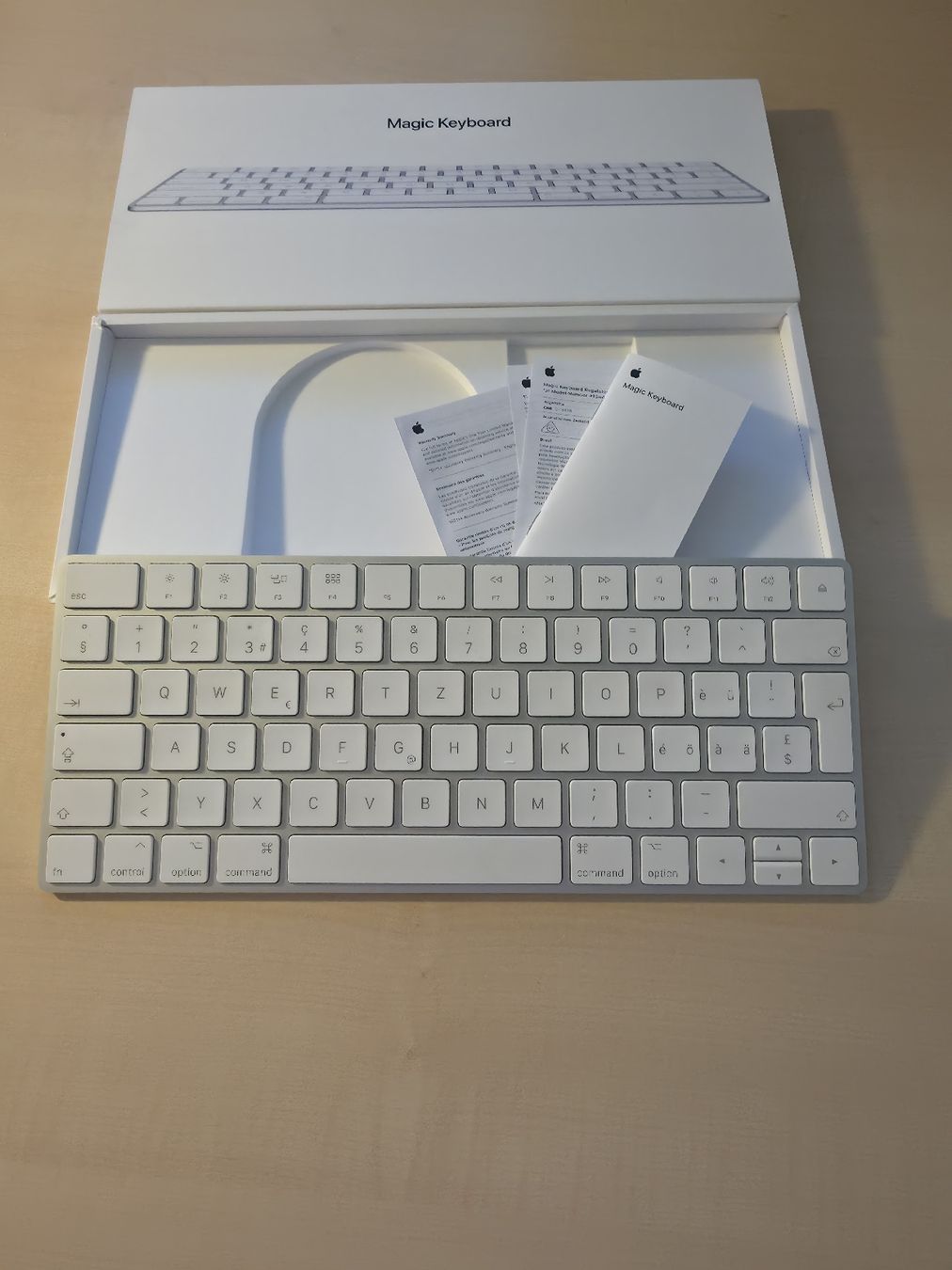 Apple Claviers: Apple Magic Keyboard Gen 2. - Schweizer Layout mit ovp – D'occasion à Biberist par Volo28