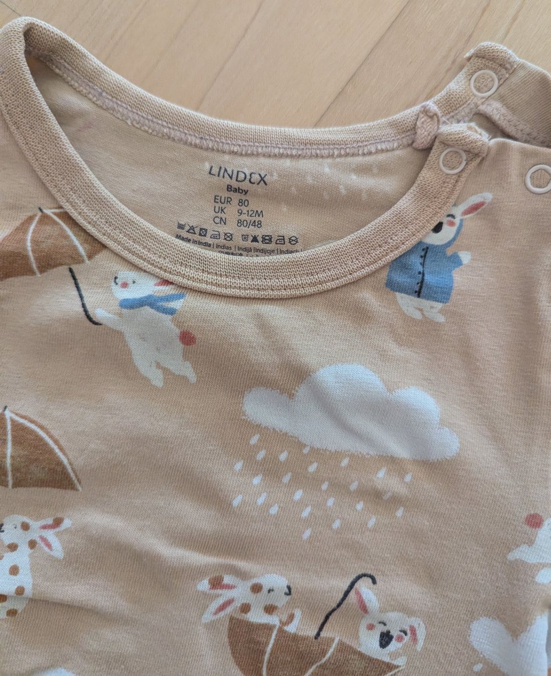 Biancheria intima: Body langarm beige Grösse 80 mit Hasenmuster – Usato da Uster venduto da petches 4