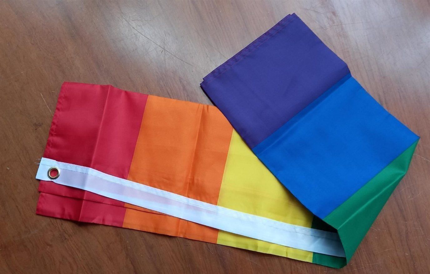 Bandiere: 3x Flagge LGBT 150cm - Grand Drapeau – Nuovo e nell'imballaggio originale da Lausanne venduto da novastoris