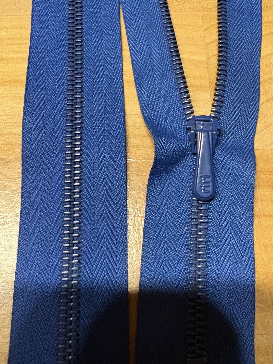 Riri Stoffe: 2 Reissverschlüsse riri / 14 cm – Neu (gemäss Beschreibung) aus Rümlang von euqinom16