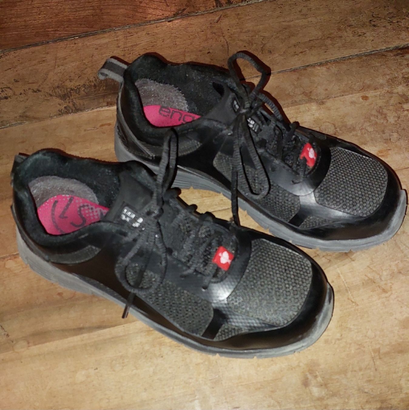 Engelbert Strauss Scarpe da donna: Sicherheitsschuhe – Usato da Brunnen venduto da CHOUCHOU. 1